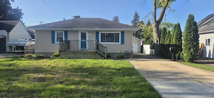 126 E Vesey St in Petersburg, MI Photo 1