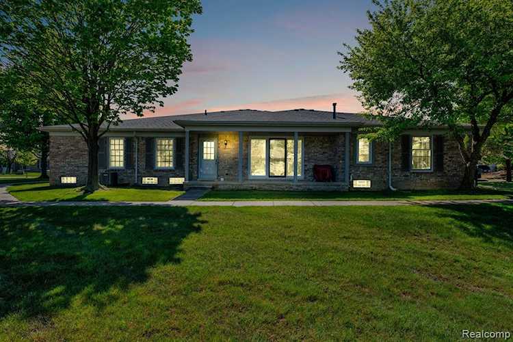14665 Windmill Ct in Shelby Twp, MI Photo 1