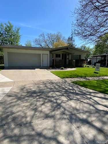 216 Sequoia Dr in Davison, MI Photo 1