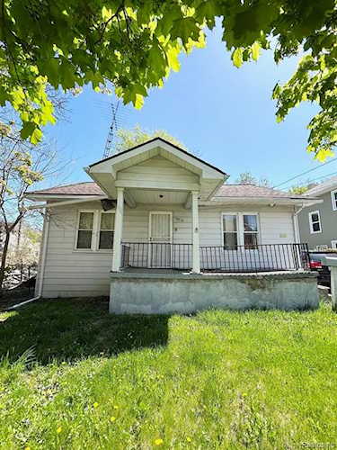 2612 Maplewood Ave in Flint, MI Photo 1