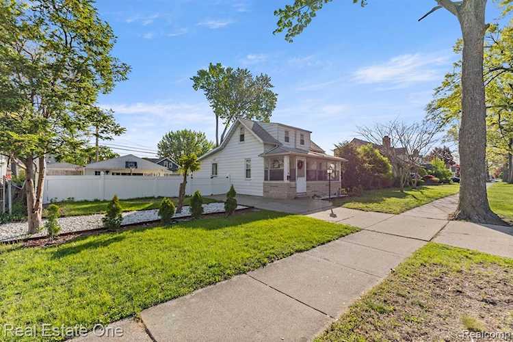 21047 Outer Dr in Dearborn, MI Photo 1