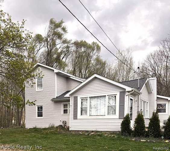 510 Maple St in Leslie, MI Photo 1
