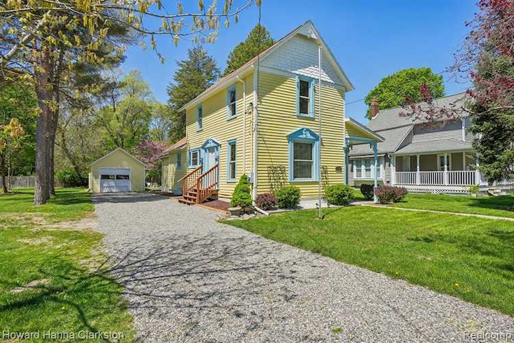 505 N Adelaide St in Fenton, MI Photo 1
