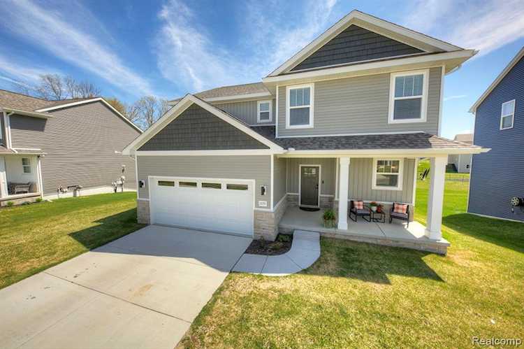 2091 Dabate Dr in Marion Twp, MI Photo 1