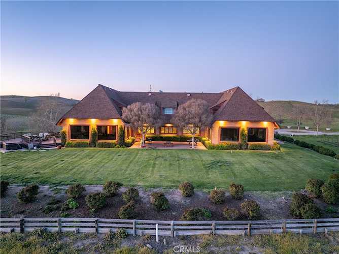 5010 Gate 4 Rd., Paso Robles, CA 93446