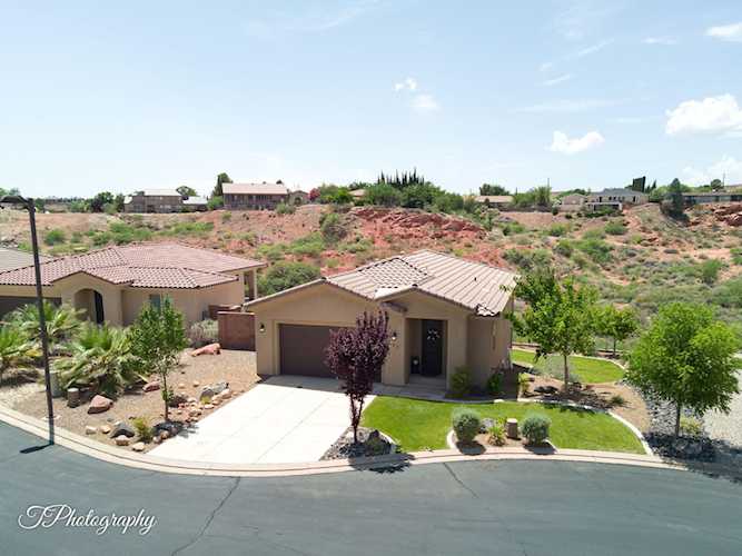 533 N Creek Ridge CIR Washington, UT 84780 home for sale, MLS#25-261722 - Erika Rogers Photo 1