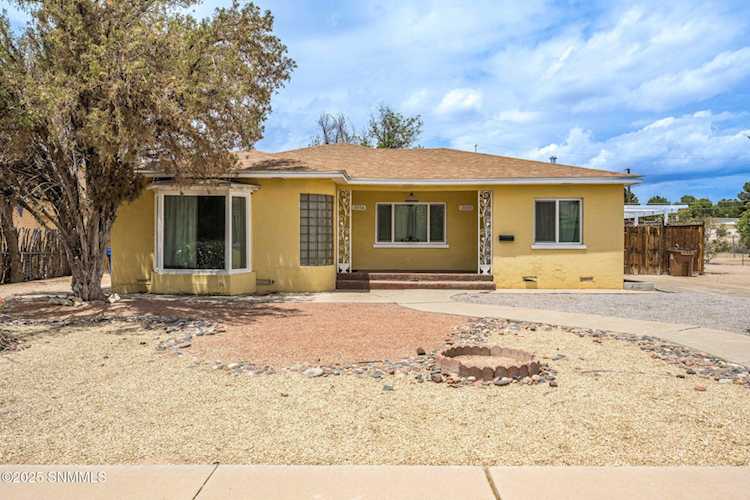200 W Lucero Ave Las Cruces, NM 88005 MLS 2502079