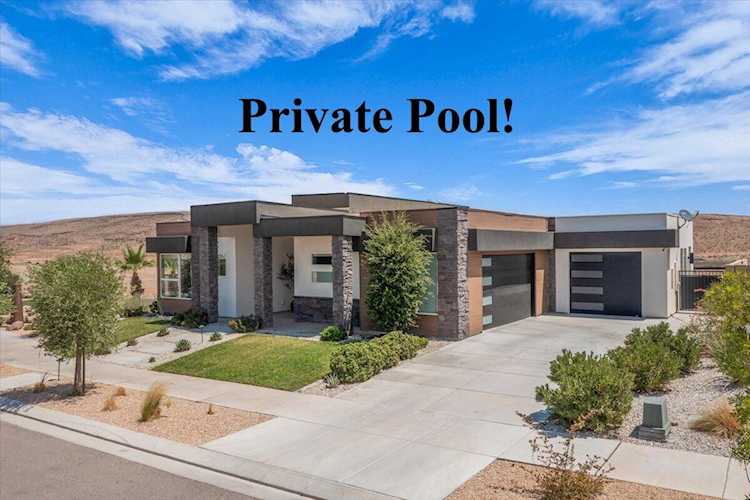 5729 S Cardinal Wing DR St George, UT 84790 home for sale, MLS#25-263614 - Erika Rogers Photo 1