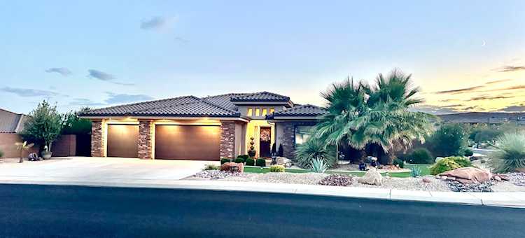 1593 N Park Ave Washington, UT 84780 home for sale, MLS#25-265343 - Erika Rogers Photo 1