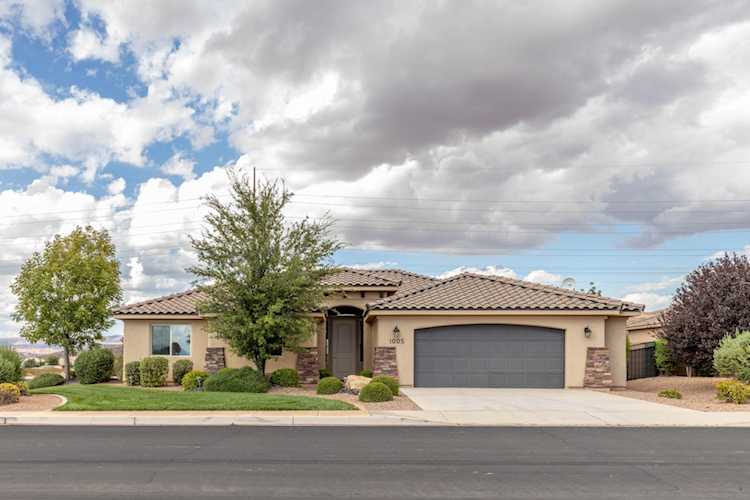 1005 E 3685  S Washington, UT 84780 home for sale, MLS#25-265725 - Erika Rogers Photo 1