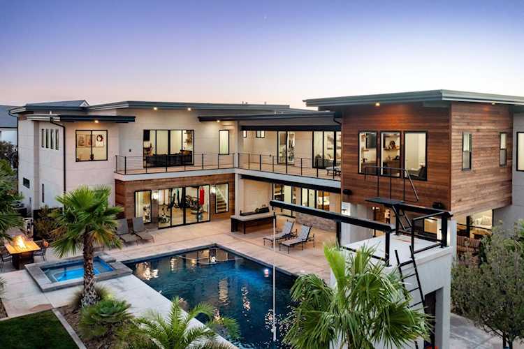 4061 S 2420 St George, UT 84790 home for sale, MLS#25-264957 - Erika Rogers Photo 1