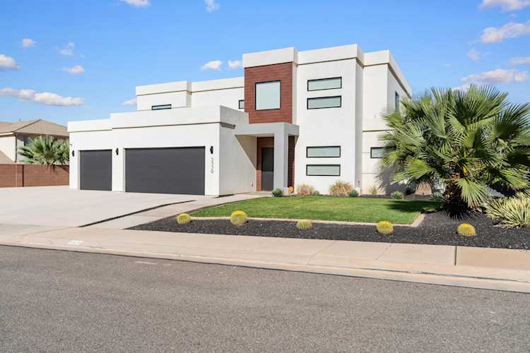 3539 S Marietta DR St George, UT 84790 home for sale, MLS#25-266086 - Erika Rogers Photo 1