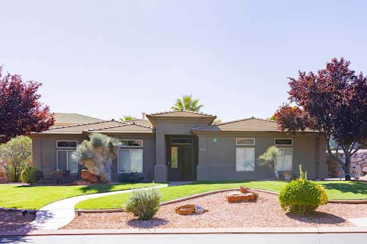 1753 N Primrose DR St George, UT 84770 home for sale, MLS#25-266246 - Erika Rogers Photo 1