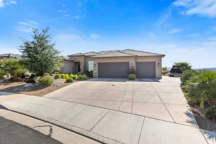 1236 Fairway DR Washington, UT 84780 home for sale, MLS#25-264881 - Erika Rogers Photo 1
