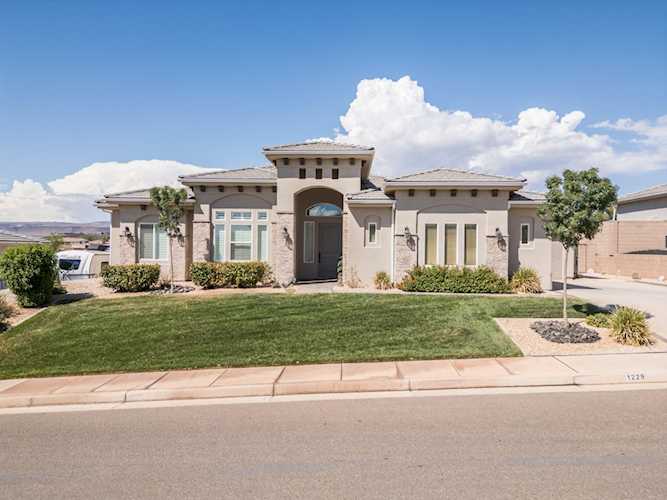 1229 E Black Brush DR Washington, UT 84780 home for sale, MLS#25-264935 - Erika Rogers Photo 1