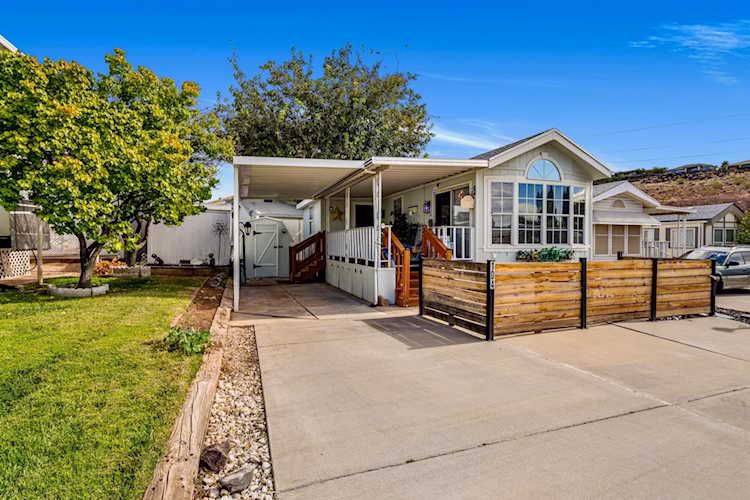 448 E Telegraph #104 Washington, UT 84780 home for sale, MLS#25-266507 - Erika Rogers Photo 1