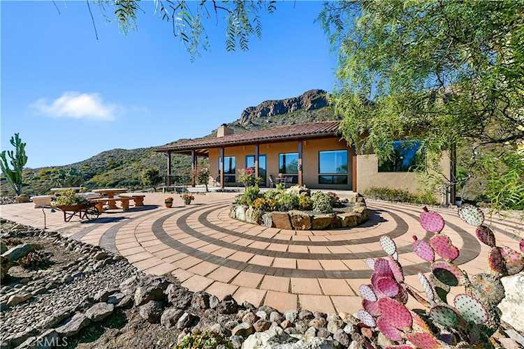 8400 Mipolomol Rd, Malibu, CA 90265