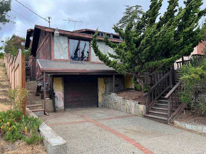 2812 Sydney Way, Castro Valley, CA 94546