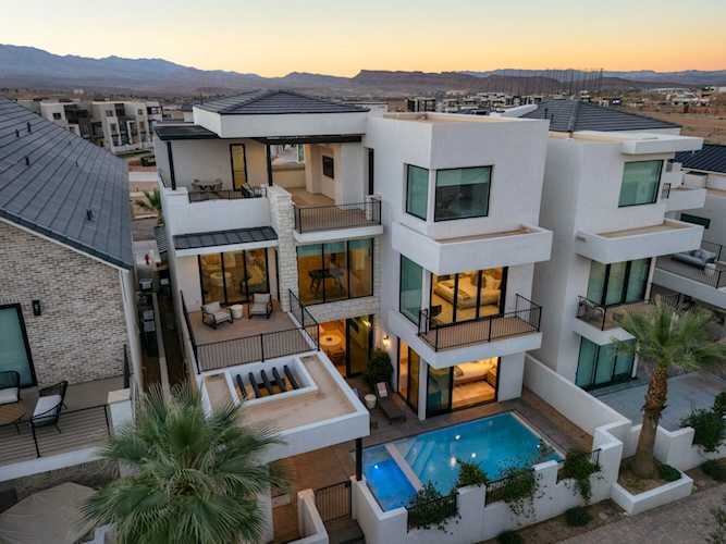 5335 S Pura CIR St George, UT 84770 home for sale, MLS#25-266661 - Erika Rogers Photo 1