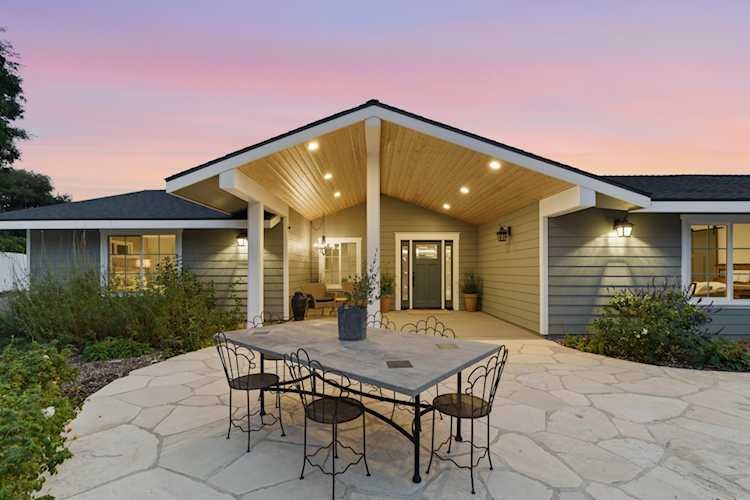 954 Elk Grove Ln, Solvang, CA 93463