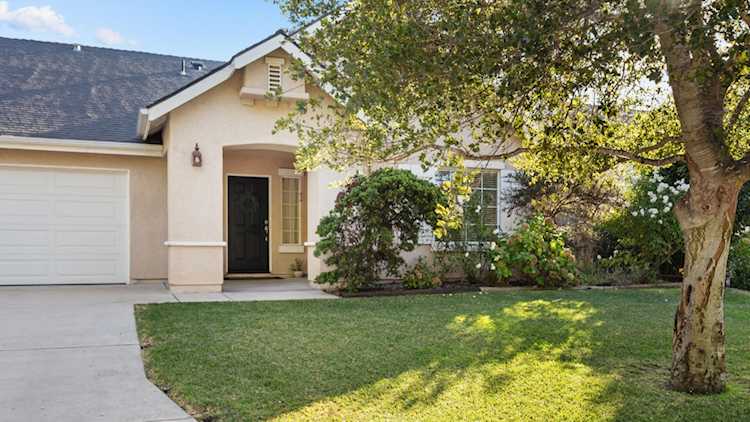 738 Hill St, Los Alamos, CA 93440