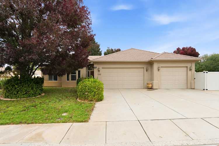 731 E Castle Stone DR Washington, UT 84780 home for sale, MLS#25-266897 - Erika Rogers Photo 1