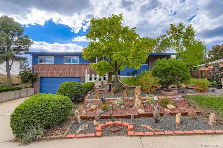 685 Daphne St Broomfield Heights Filing 2 & Rep NEW PRICE! Roomy and Charming 4 bedroom 3 bathroom mid-mod delight! Much of the original,... Broomfield Broomfield CO 80020 6856086 home for sale $590,000 6856086 Photo 1