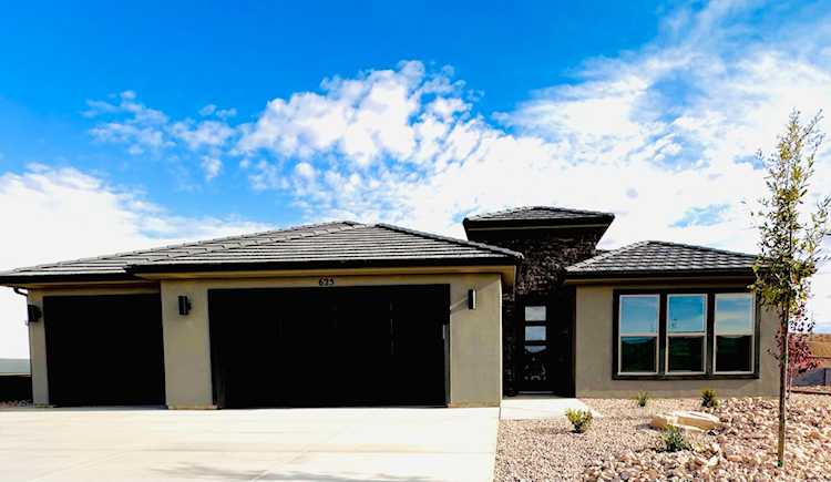 625 S Savio DR #Lot 19 St George, UT 84770 home for sale, MLS#25-266808 - Erika Rogers Photo 1