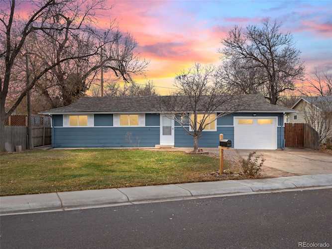 1035 6th St Berthoud Welcome to 1035 6th Street, a fully renovated 3-bed, 1.5-bath home located just a short walk from... Berthoud Larimer CO 80513 3856588 home for sale $534,999 3856588 Photo 1
