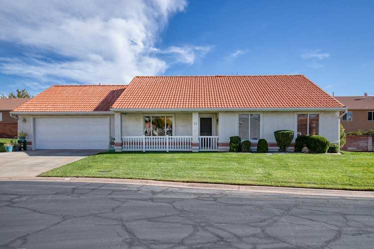 646 N 2450  E #11 St George, UT 84790 home for sale, MLS#25-267044 - Erika Rogers Photo 1