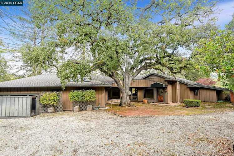 230 Moraga Way, Orinda, CA 94563-3837