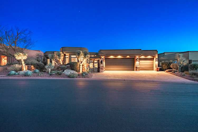 3052 N Snow Canyon Parkway #8 St George, UT 84770 home for sale, MLS#25-264436 - Erika Rogers Photo 1