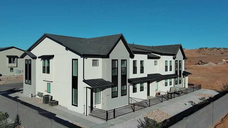 1069 W Albertine LN St George, UT 84790 home for sale, MLS#25-266655 - Erika Rogers Photo 1