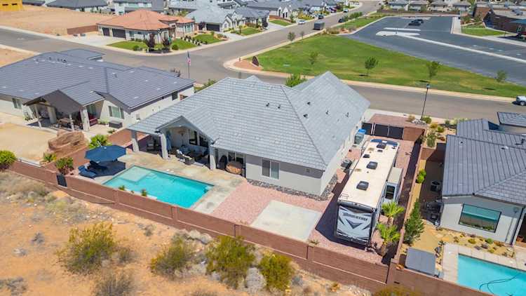 3080 E Rimrunner DR St George, UT 84790 home for sale, MLS#25-267161 - Erika Rogers Photo 1