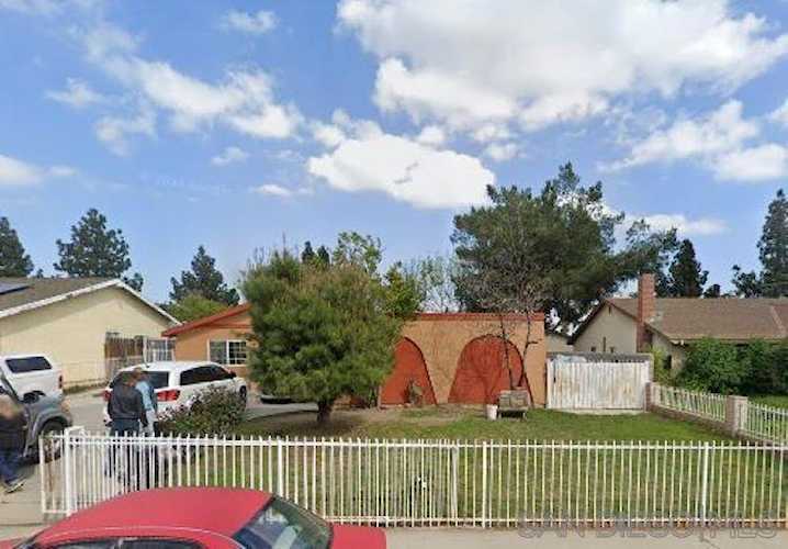 555 N Chestnut Ave, Rialto, CA 92376