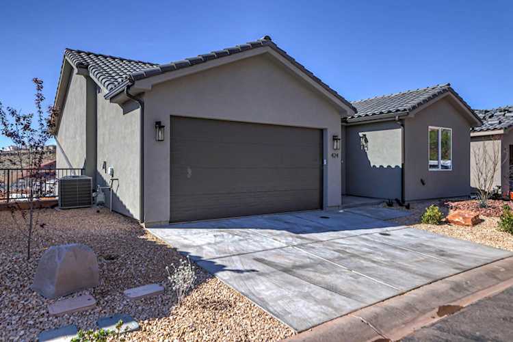 840 N Twin Lakes #424 St George, UT 84770 home for sale, MLS#25-267239 - Erika Rogers Photo 1