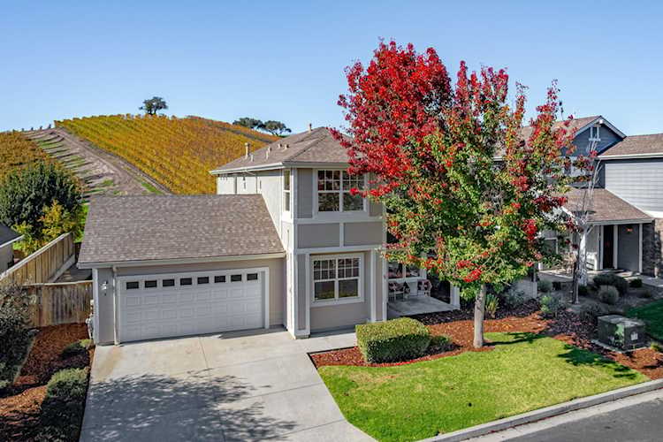 9 Chamiso Dr, Los Alamos, CA 93440