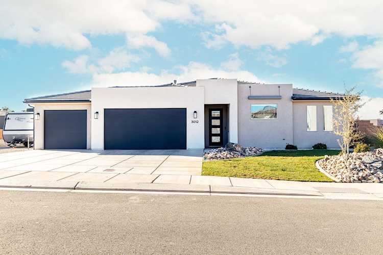 3012 S 3430 ST E St George, UT 84790 home for sale, MLS#25-267273 - Erika Rogers Photo 1