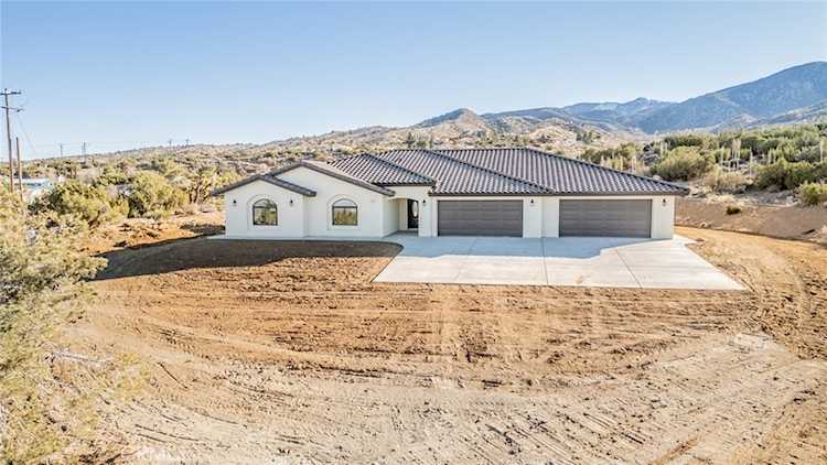 1275 Hollister, Pinon Hills, CA 92372