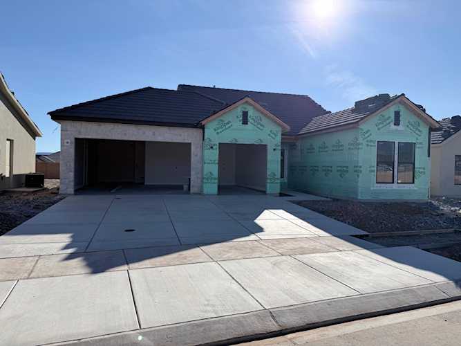 963 W Davis Ave Toquerville, UT 84774 home for sale, MLS#25-267325 - Erika Rogers Photo 1