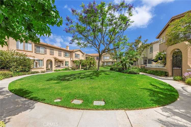 448 N Londonderry Ln #D, Orange, CA 92869
