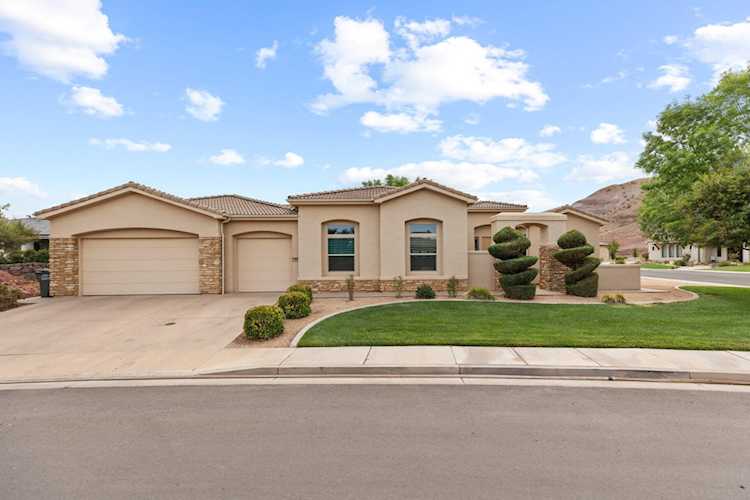363 N Lost Creek DR St George, UT 84770 home for sale, MLS#25-264564 - Erika Rogers Photo 1