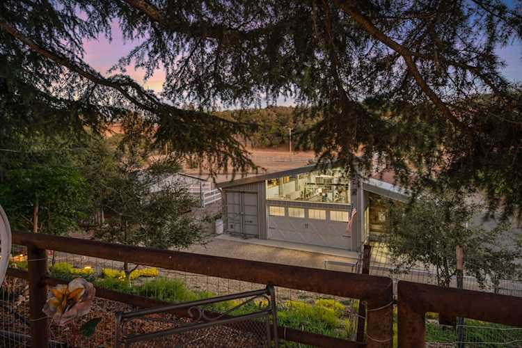 2550 Elk Grove Rd, Solvang, CA 93463