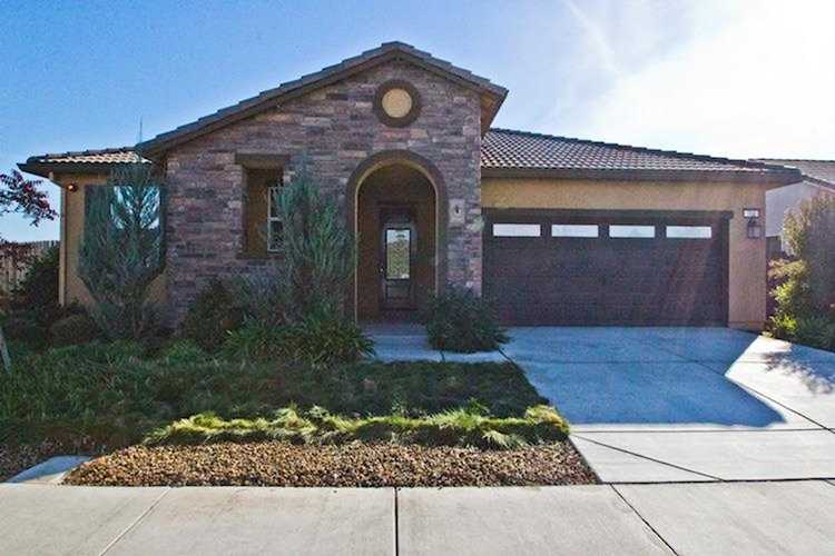 718 Crow Creek Circle, Galt, CA 95632