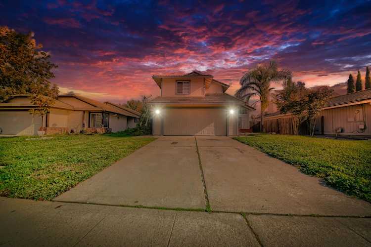 719 Summit Lakes Way, Galt, CA 95632