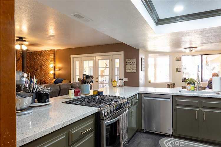 15078 Cactus, Hesperia, CA 92345