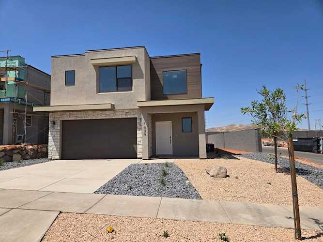 1558 S Staircase Way #4106 Washington, UT 84780 home for sale, MLS#25-267527 - Erika Rogers Photo 1