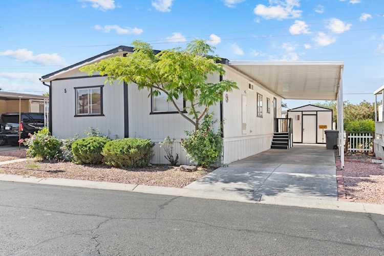 1450 N Dixie Downs RD #5 St George, UT 84770 home for sale, MLS#25-267533 - Erika Rogers Photo 1