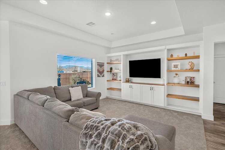 1623 E Sunshine Trl St George, UT 84790 home for sale, MLS#25-267554 - Erika Rogers Photo 1