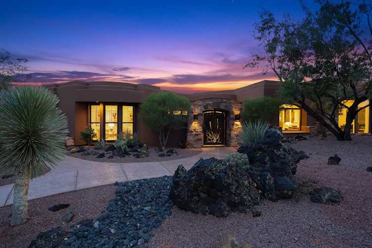 2763 Chaco Trl St George, UT 84770 home for sale, MLS#25-264336 - Erika Rogers Photo 1